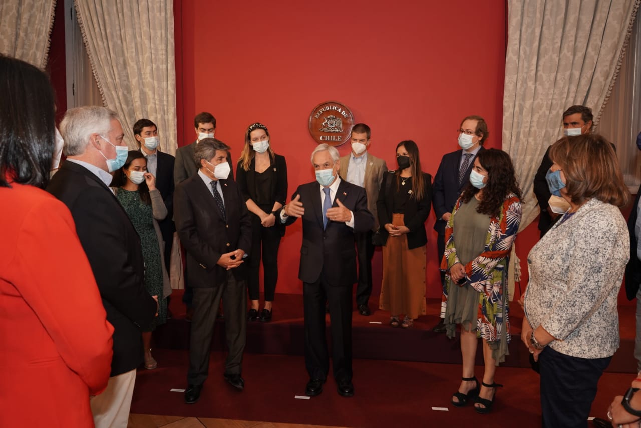 Equipo indap con presidente piñera