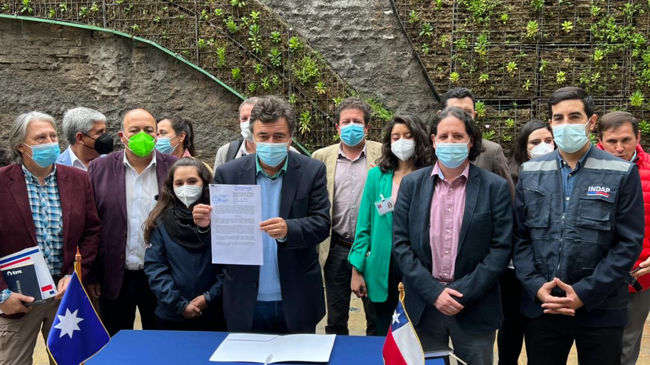 Ministro Valenzuela anunció plan Siembra Por Chile