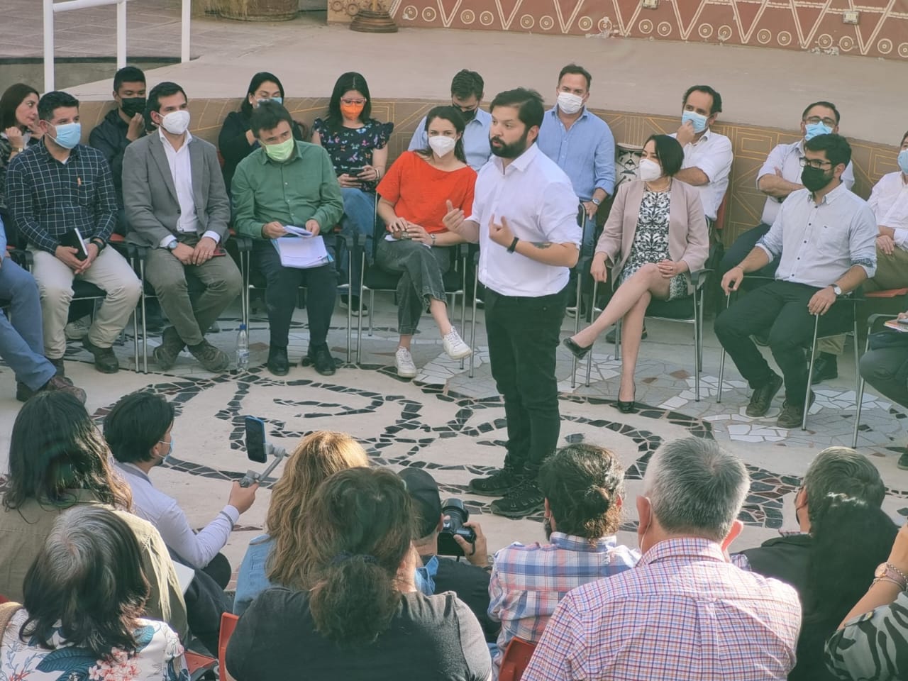 El Presidente Gabriel Boric en un encuentro con la comunidad en Coquimbo