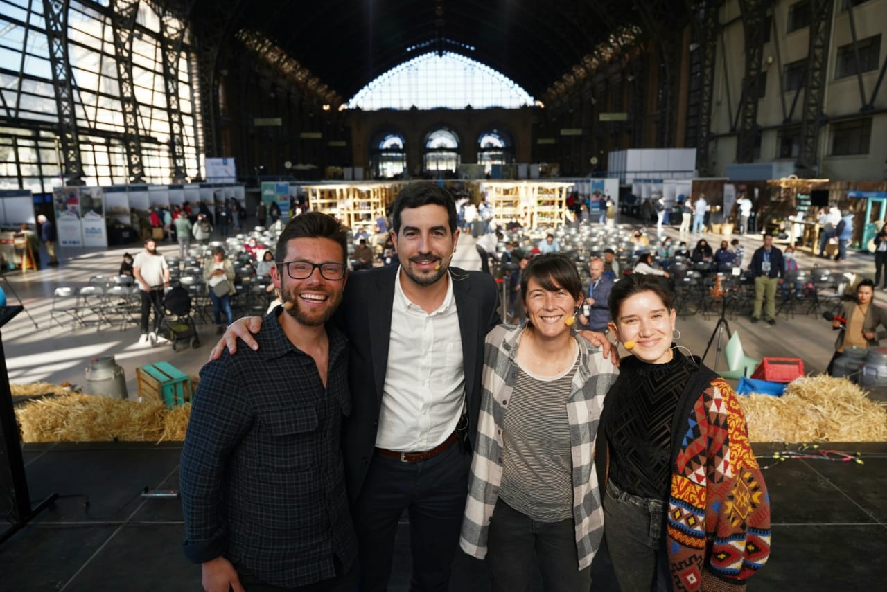 Oscar Contreras, Santiago Rojas, Winifrede Walbaum y Camila Pinto