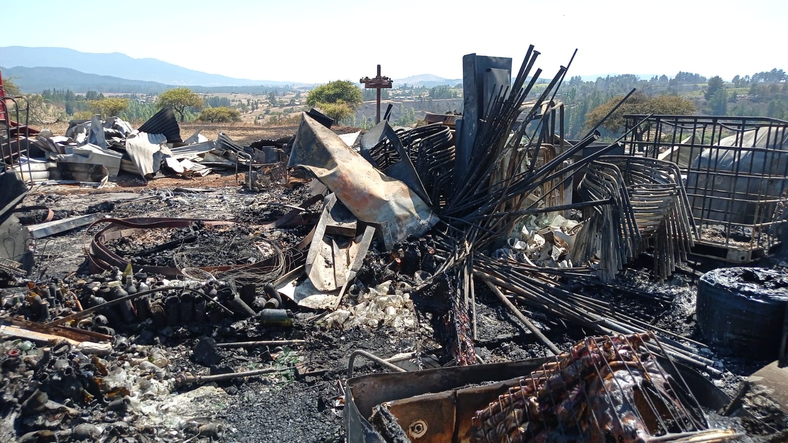 Cubas de acero incendiadas en Portezuelo (archivo)