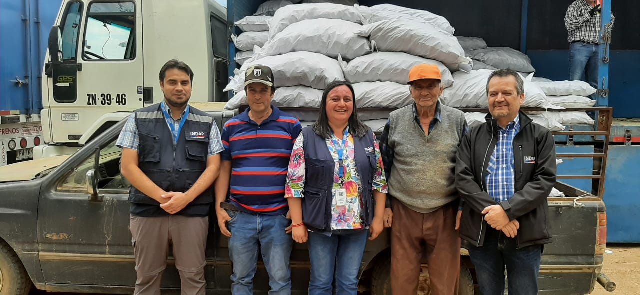 Subdirector Nacional de INDAP encabezó en Cauquenes operativo de 2° entrega de alimentación animal a afectados por incendios