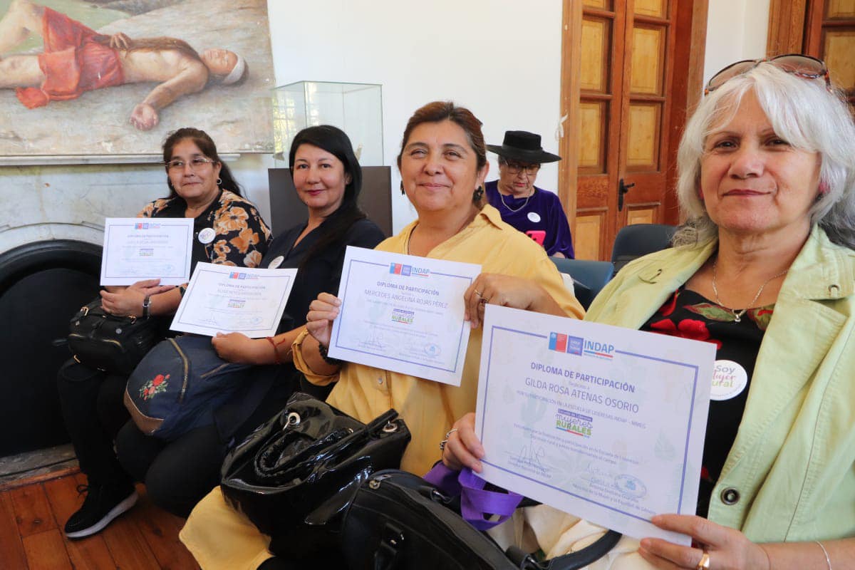 Mujeres rurales reciben certificados de Escuela de Lideresas