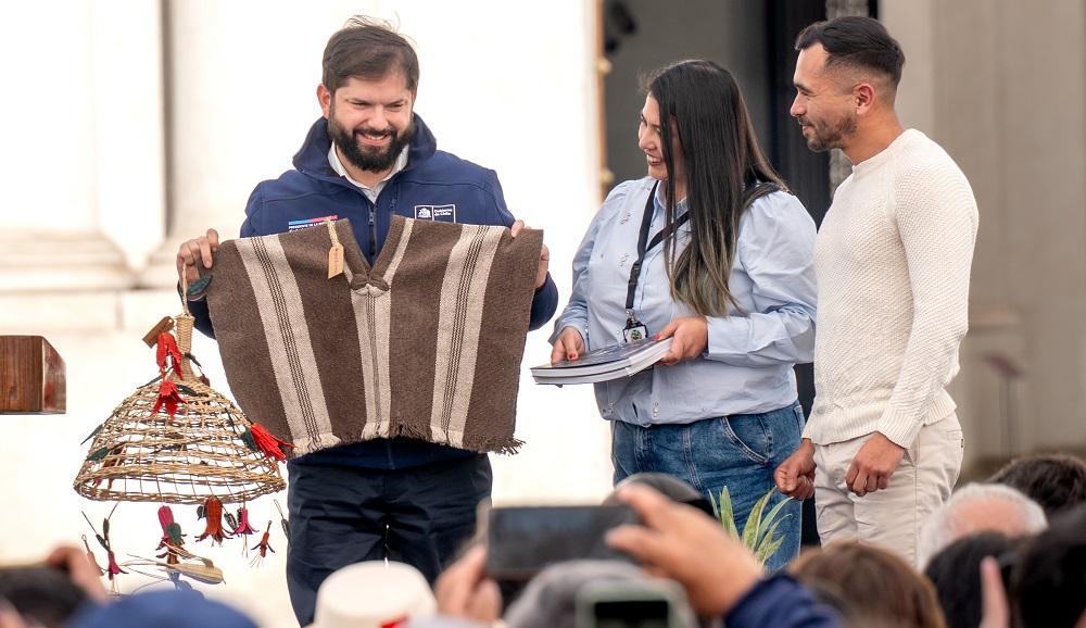 Regalos para Violeta Boric en Día de Campesinas y Campesinos