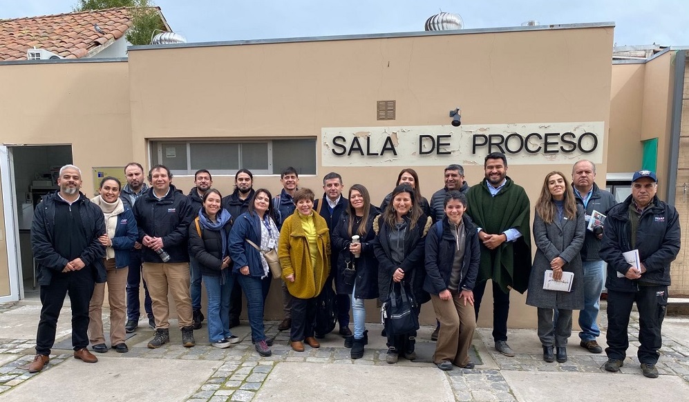 Visita de delegación del Maule a salas comunitarias en Chépica y Paredones