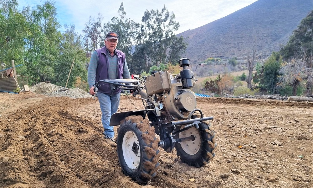 Agricultor de Canela Adán Pereira