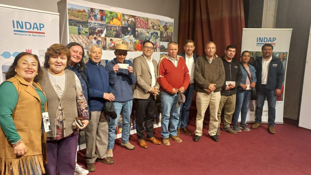 Entrega incentivos apícolas y ganaderos en Chanco