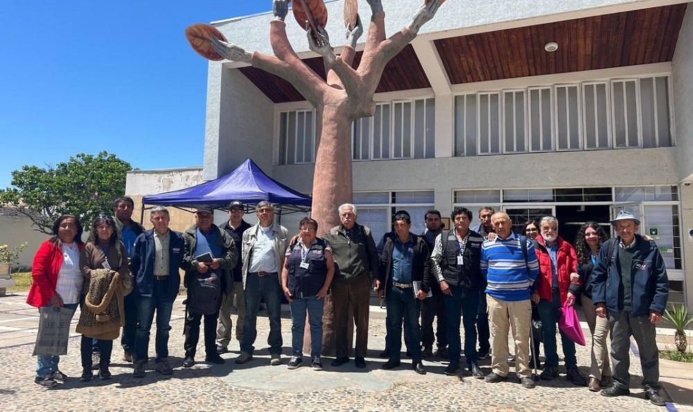 Director Indap Coquimbo con organizaciones campesinas