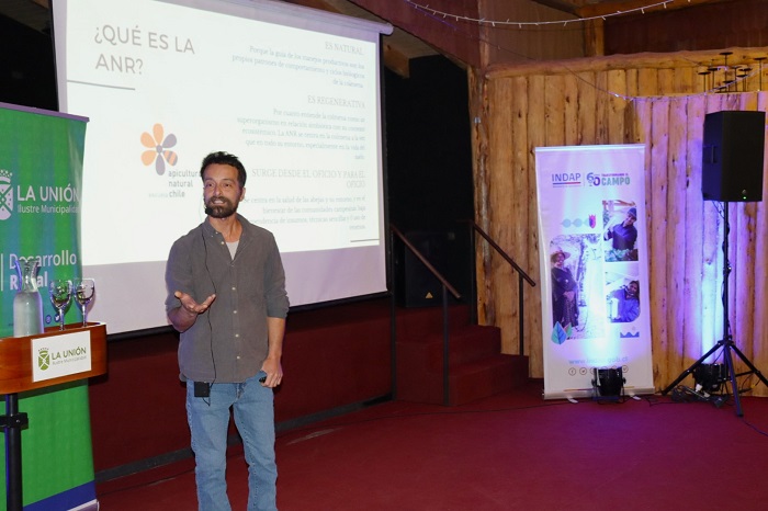 INDAP Los Ríos realizó exitoso seminario apícola en La Unión-Interior2
