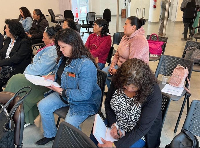 INDAP y el Ministerio de la Mujer y la Equidad de Género realizan Escuela de Lideresas para promover  el desarrollo de dirigentas campesinas 02