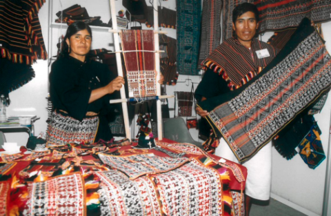 Stand de artesanías en expo de 2001.